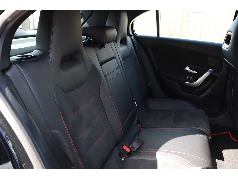 Mercedes-Benz A200 1.3 AMG LINE (PREMIUM) HATCHBACK 5DR PETROL 7G-DCT AUTO HEATED SEATS SATNAV BLUETOOTH DAB RADIO REAR CAMERA WITH PARKING AIDS ONLY 55000 MILES SH 72-74 Mitcham Road