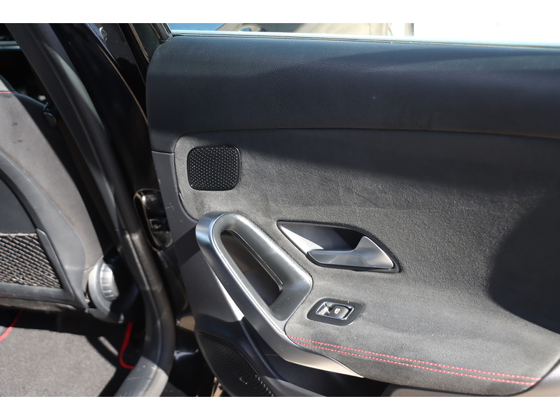 Mercedes-Benz A200 1.3 AMG LINE (PREMIUM) HATCHBACK 5DR PETROL 7G-DCT AUTO HEATED SEATS SATNAV BLUETOOTH DAB RADIO REAR CAMERA WITH PARKING AIDS ONLY 55000 MILES SH 72-74 Mitcham Road