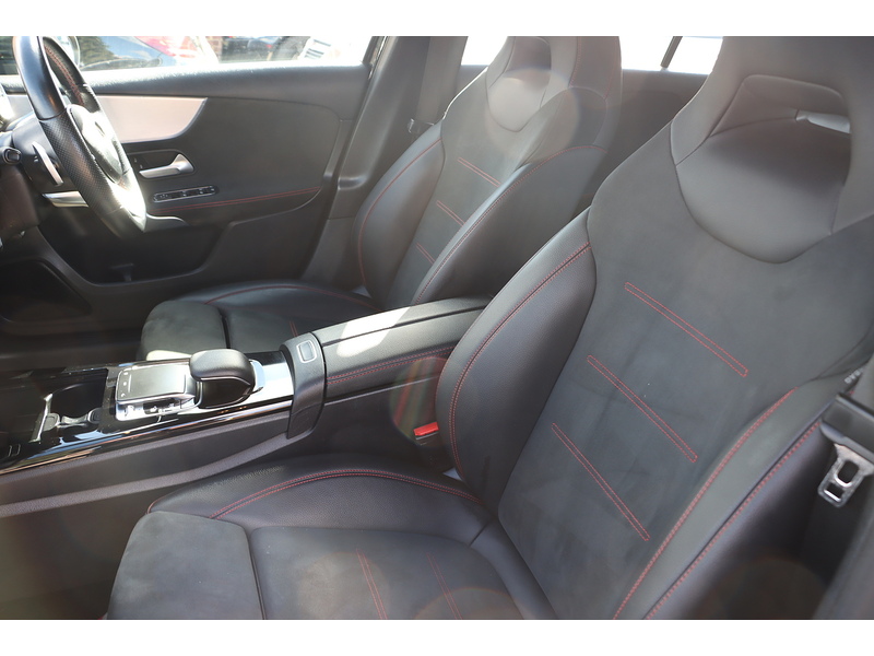 Mercedes-Benz A200 1.3 AMG LINE (PREMIUM) HATCHBACK 5DR PETROL 7G-DCT AUTO HEATED SEATS SATNAV BLUETOOTH DAB RADIO REAR CAMERA WITH PARKING AIDS ONLY 55000 MILES SH 72-74 Mitcham Road