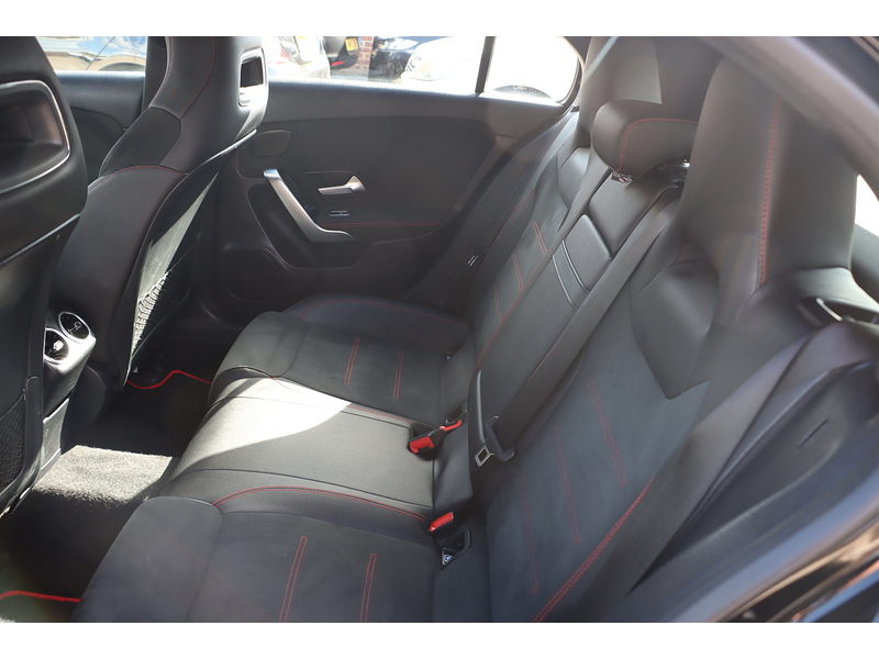 Mercedes-Benz A200 1.3 AMG LINE (PREMIUM) HATCHBACK 5DR PETROL 7G-DCT AUTO HEATED SEATS SATNAV BLUETOOTH DAB RADIO REAR CAMERA WITH PARKING AIDS ONLY 55000 MILES SH 72-74 Mitcham Road