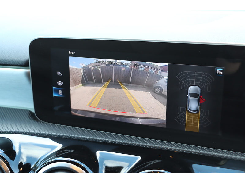 Mercedes-Benz A200 1.3 AMG LINE (PREMIUM) HATCHBACK 5DR PETROL 7G-DCT AUTO HEATED SEATS SATNAV BLUETOOTH DAB RADIO REAR CAMERA WITH PARKING AIDS ONLY 55000 MILES SH 72-74 Mitcham Road