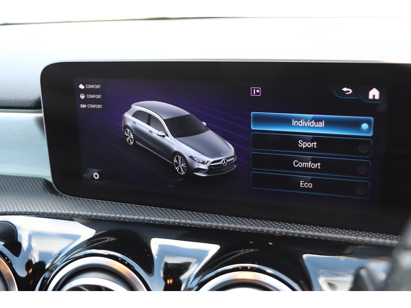 Mercedes-Benz A200 1.3 AMG LINE (PREMIUM) HATCHBACK 5DR PETROL 7G-DCT AUTO HEATED SEATS SATNAV BLUETOOTH DAB RADIO REAR CAMERA WITH PARKING AIDS ONLY 55000 MILES SH 72-74 Mitcham Road