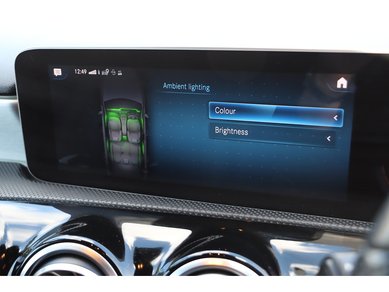 Mercedes-Benz A200 1.3 AMG LINE (PREMIUM) HATCHBACK 5DR PETROL 7G-DCT AUTO HEATED SEATS SATNAV BLUETOOTH DAB RADIO REAR CAMERA WITH PARKING AIDS ONLY 55000 MILES SH 72-74 Mitcham Road