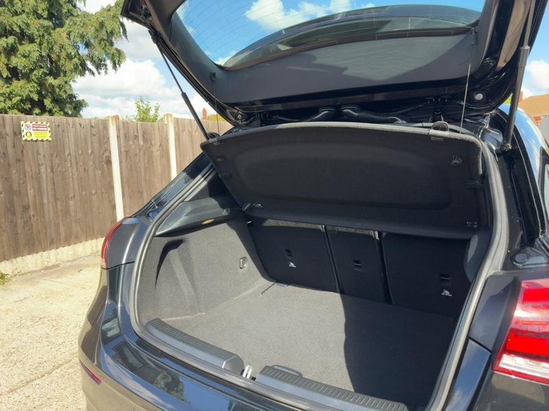 Mercedes-Benz A200 1.3 AMG LINE (PREMIUM) HATCHBACK 5DR PETROL 7G-DCT AUTO HEATED SEATS SATNAV BLUETOOTH DAB RADIO REAR CAMERA WITH PARKING AIDS ONLY 55000 MILES SH 72-74 Mitcham Road