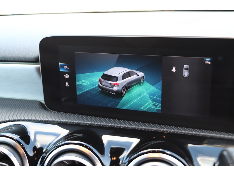 Mercedes-Benz A200 1.3 AMG LINE (PREMIUM) HATCHBACK 5DR PETROL 7G-DCT AUTO HEATED SEATS SATNAV BLUETOOTH DAB RADIO REAR CAMERA WITH PARKING AIDS ONLY 55000 MILES SH 72-74 Mitcham Road