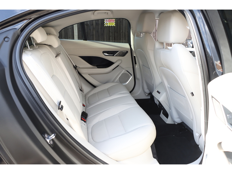 Jaguar 400 90KWH HSE SUV 5DR ELECTRIC 4WD AUTO HEATED SEATS SAT NAV BLUETOOTH DAB STEREO APPLE CARPLAY REAR CAMERA PARKING AIDS JUST 2 OWNERS 41000 MILES FSH 72-74 Mitcham Road