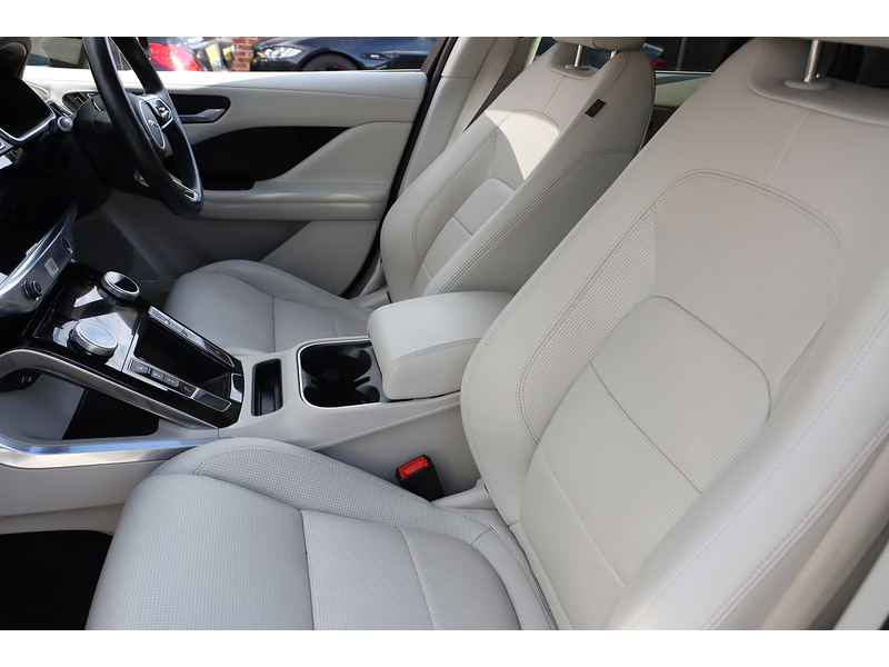 Jaguar 400 90KWH HSE SUV 5DR ELECTRIC 4WD AUTO HEATED SEATS SAT NAV BLUETOOTH DAB STEREO APPLE CARPLAY REAR CAMERA PARKING AIDS JUST 2 OWNERS 41000 MILES FSH 72-74 Mitcham Road