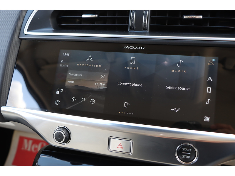 Jaguar 400 90KWH HSE SUV 5DR ELECTRIC 4WD AUTO HEATED SEATS SAT NAV BLUETOOTH DAB STEREO APPLE CARPLAY REAR CAMERA PARKING AIDS JUST 2 OWNERS 41000 MILES FSH 72-74 Mitcham Road