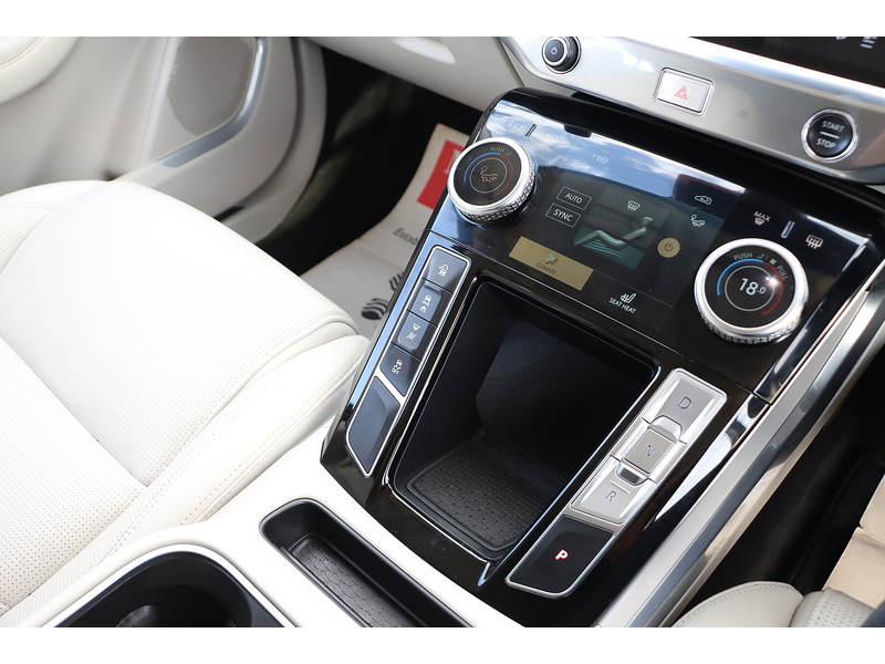 Jaguar 400 90KWH HSE SUV 5DR ELECTRIC 4WD AUTO HEATED SEATS SAT NAV BLUETOOTH DAB STEREO APPLE CARPLAY REAR CAMERA PARKING AIDS JUST 2 OWNERS 41000 MILES FSH 72-74 Mitcham Road