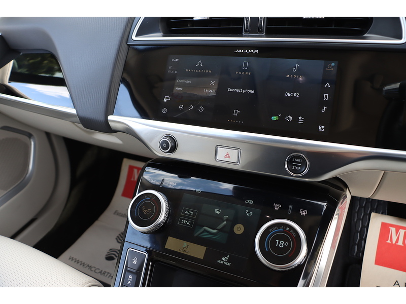 Jaguar 400 90KWH HSE SUV 5DR ELECTRIC 4WD AUTO HEATED SEATS SAT NAV BLUETOOTH DAB STEREO APPLE CARPLAY REAR CAMERA PARKING AIDS JUST 2 OWNERS 41000 MILES FSH 72-74 Mitcham Road