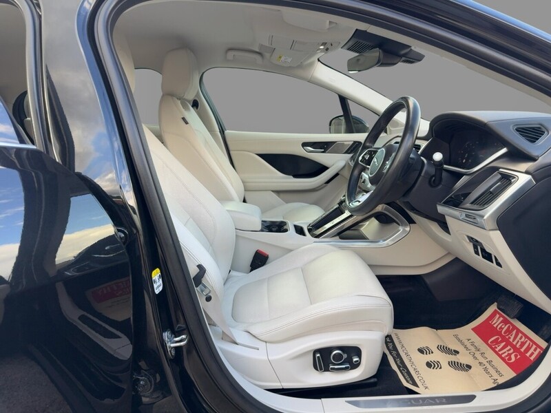 Jaguar 400 90KWH HSE SUV 5DR ELECTRIC 4WD AUTO HEATED SEATS SAT NAV BLUETOOTH DAB STEREO APPLE CARPLAY REAR CAMERA PARKING AIDS JUST 2 OWNERS 41000 MILES FSH 72-74 Mitcham Road