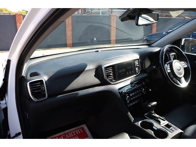 Kia 1.6 T-GDI 4 SUV 5DR PETROL DCT AWD AUTO SUNROOF HEATED SEATS SAT NAV BLUETOOTH APPLE CARPLAY REAR & 360 CAMERA PARKING AIDS 75000 MILES FSH 6 SERVICES 72-74 Mitcham Road