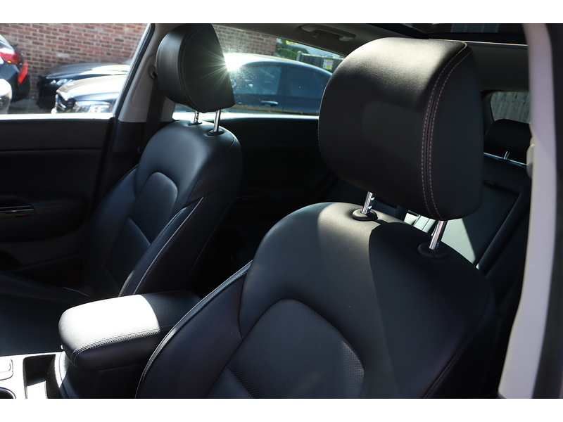 Kia 1.6 T-GDI 4 SUV 5DR PETROL DCT AWD AUTO SUNROOF HEATED SEATS SAT NAV BLUETOOTH APPLE CARPLAY REAR & 360 CAMERA PARKING AIDS 75000 MILES FSH 6 SERVICES 72-74 Mitcham Road