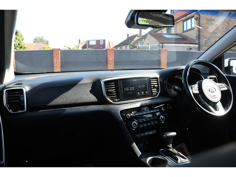 Kia 1.6 T-GDI 4 SUV 5DR PETROL DCT AWD AUTO SUNROOF HEATED SEATS SAT NAV BLUETOOTH APPLE CARPLAY REAR & 360 CAMERA PARKING AIDS 75000 MILES FSH 6 SERVICES 72-74 Mitcham Road