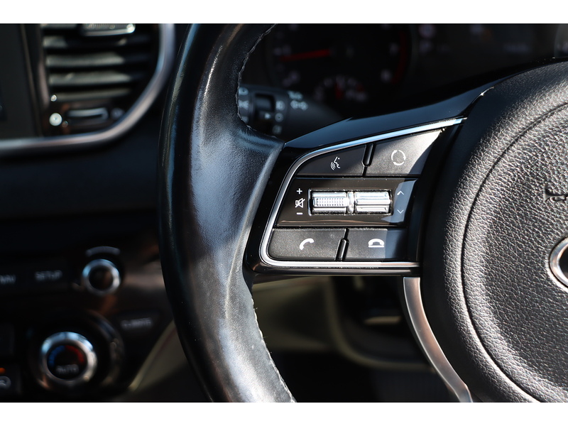 Kia 1.6 T-GDI 4 SUV 5DR PETROL DCT AWD AUTO SUNROOF HEATED SEATS SAT NAV BLUETOOTH APPLE CARPLAY REAR & 360 CAMERA PARKING AIDS 75000 MILES FSH 6 SERVICES 72-74 Mitcham Road