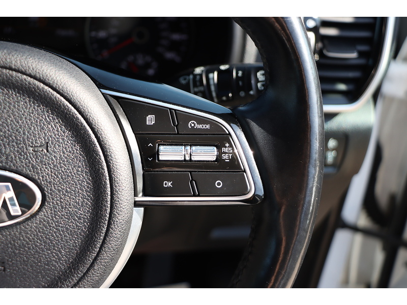 Kia 1.6 T-GDI 4 SUV 5DR PETROL DCT AWD AUTO SUNROOF HEATED SEATS SAT NAV BLUETOOTH APPLE CARPLAY REAR & 360 CAMERA PARKING AIDS 75000 MILES FSH 6 SERVICES 72-74 Mitcham Road