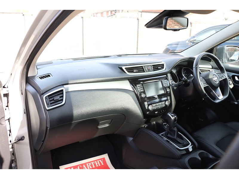 Nissan 1.3 DIG-T TEKNA SUV 5DR PETROL DCT AUTO PAN ROOF HEATED SEATS SAT NAV BLUETOOTH APPLE CARPLAY REAR & 360 CAMERA PARKING AIDS 2 OWNERS 44000 MILES FSH 72-74 Mitcham Road