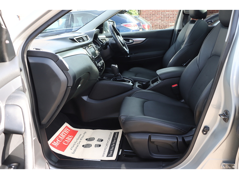 Nissan 1.3 DIG-T TEKNA SUV 5DR PETROL DCT AUTO PAN ROOF HEATED SEATS SAT NAV BLUETOOTH APPLE CARPLAY REAR & 360 CAMERA PARKING AIDS 2 OWNERS 44000 MILES FSH 72-74 Mitcham Road