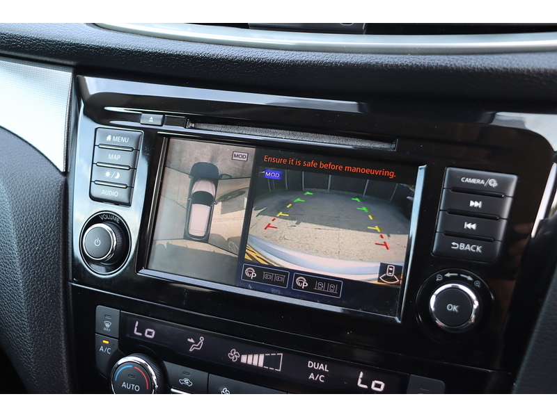 Nissan 1.3 DIG-T TEKNA SUV 5DR PETROL DCT AUTO PAN ROOF HEATED SEATS SAT NAV BLUETOOTH APPLE CARPLAY REAR & 360 CAMERA PARKING AIDS 2 OWNERS 44000 MILES FSH 72-74 Mitcham Road