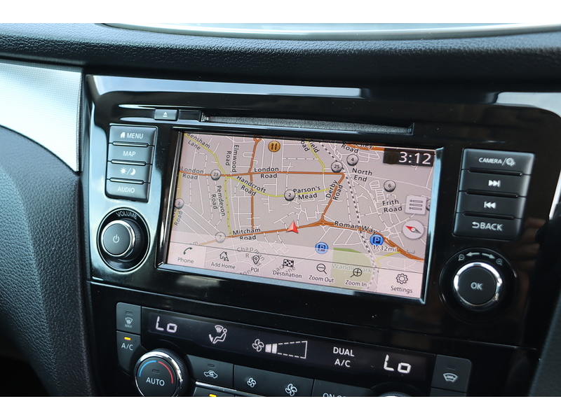 Nissan 1.3 DIG-T TEKNA SUV 5DR PETROL DCT AUTO PAN ROOF HEATED SEATS SAT NAV BLUETOOTH APPLE CARPLAY REAR & 360 CAMERA PARKING AIDS 2 OWNERS 44000 MILES FSH 72-74 Mitcham Road