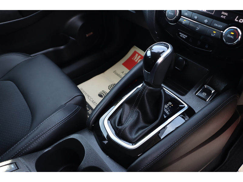 Nissan 1.3 DIG-T TEKNA SUV 5DR PETROL DCT AUTO PAN ROOF HEATED SEATS SAT NAV BLUETOOTH APPLE CARPLAY REAR & 360 CAMERA PARKING AIDS 2 OWNERS 44000 MILES FSH 72-74 Mitcham Road