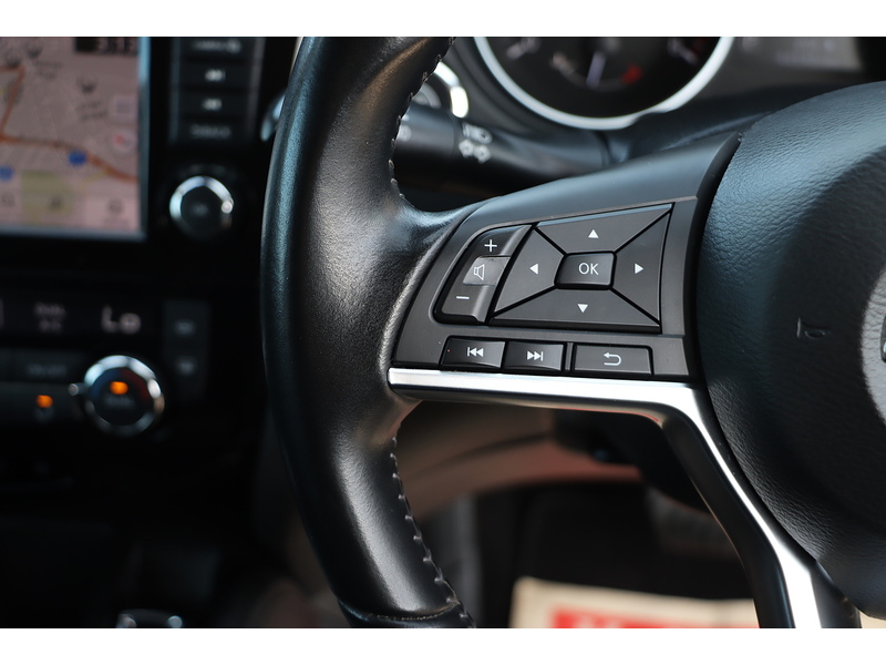 Nissan 1.3 DIG-T TEKNA SUV 5DR PETROL DCT AUTO PAN ROOF HEATED SEATS SAT NAV BLUETOOTH APPLE CARPLAY REAR & 360 CAMERA PARKING AIDS 2 OWNERS 44000 MILES FSH 72-74 Mitcham Road