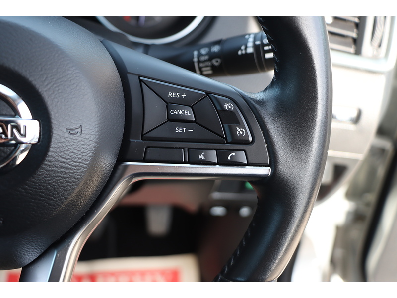 Nissan 1.3 DIG-T TEKNA SUV 5DR PETROL DCT AUTO PAN ROOF HEATED SEATS SAT NAV BLUETOOTH APPLE CARPLAY REAR & 360 CAMERA PARKING AIDS 2 OWNERS 44000 MILES FSH 72-74 Mitcham Road