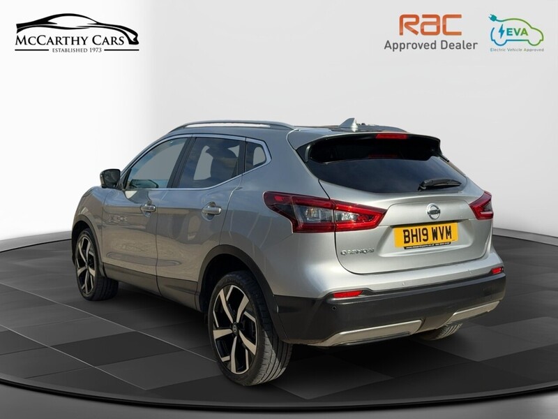 Nissan 1.3 DIG-T TEKNA SUV 5DR PETROL DCT AUTO PAN ROOF HEATED SEATS SAT NAV BLUETOOTH APPLE CARPLAY REAR & 360 CAMERA PARKING AIDS 2 OWNERS 44000 MILES FSH 72-74 Mitcham Road