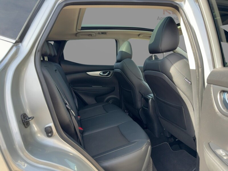 Nissan 1.3 DIG-T TEKNA SUV 5DR PETROL DCT AUTO PAN ROOF HEATED SEATS SAT NAV BLUETOOTH APPLE CARPLAY REAR & 360 CAMERA PARKING AIDS 2 OWNERS 44000 MILES FSH 72-74 Mitcham Road