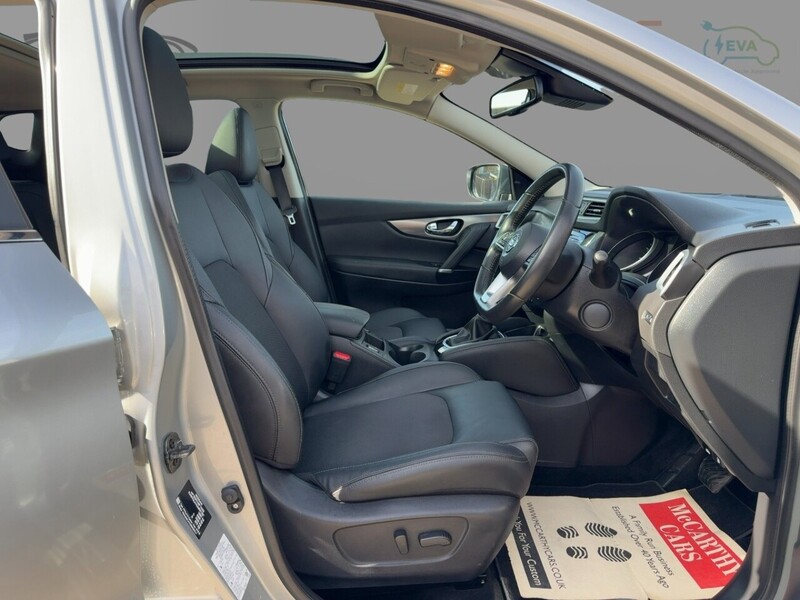 Nissan 1.3 DIG-T TEKNA SUV 5DR PETROL DCT AUTO PAN ROOF HEATED SEATS SAT NAV BLUETOOTH APPLE CARPLAY REAR & 360 CAMERA PARKING AIDS 2 OWNERS 44000 MILES FSH 72-74 Mitcham Road