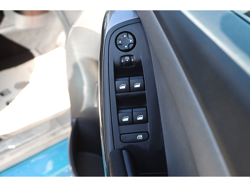 Citroen 1.2 PURETECH SENSE MPV 5DR PETROL EAT8 AUTO 7 SEATER SAT NAV BLUETOOTH DAB STEREO APPLE CARPLAY REAR CAMERA PARKING AIDS JUST 1 OWNER 24000 MILES FSH 72-74 Mitcham Road