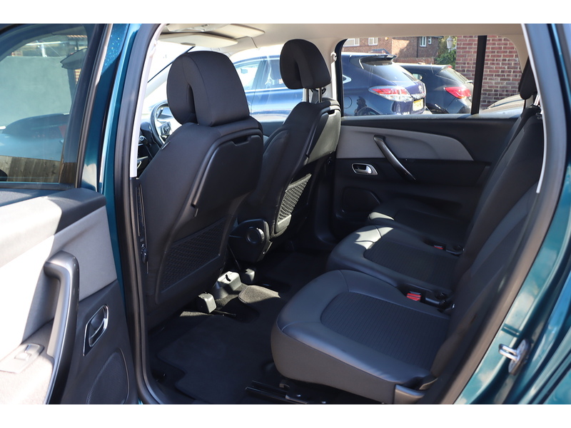 Citroen 1.2 PURETECH SENSE MPV 5DR PETROL EAT8 AUTO 7 SEATER SAT NAV BLUETOOTH DAB STEREO APPLE CARPLAY REAR CAMERA PARKING AIDS JUST 1 OWNER 24000 MILES FSH 72-74 Mitcham Road