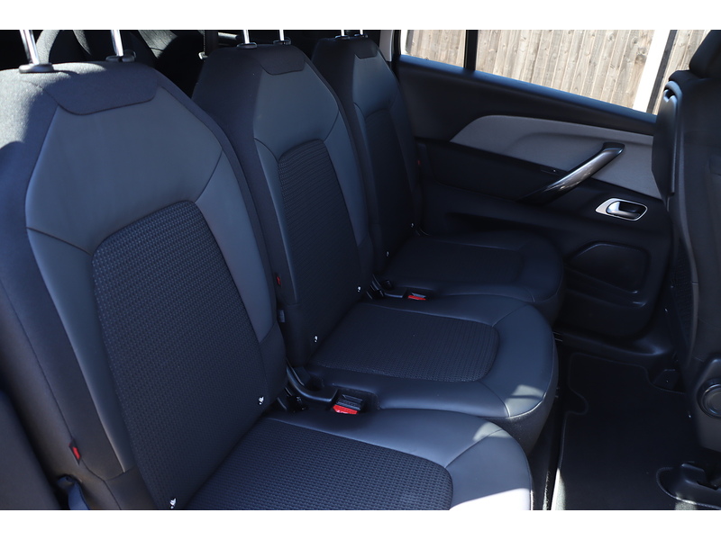 Citroen 1.2 PURETECH SENSE MPV 5DR PETROL EAT8 AUTO 7 SEATER SAT NAV BLUETOOTH DAB STEREO APPLE CARPLAY REAR CAMERA PARKING AIDS JUST 1 OWNER 24000 MILES FSH 72-74 Mitcham Road