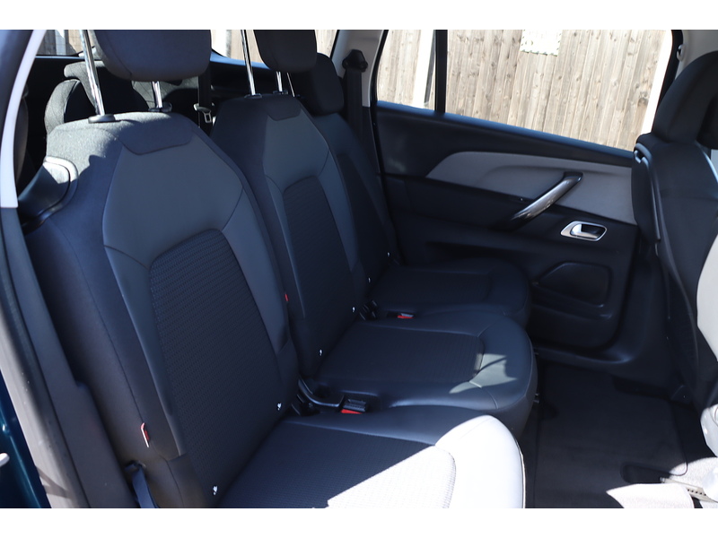 Citroen 1.2 PURETECH SENSE MPV 5DR PETROL EAT8 AUTO 7 SEATER SAT NAV BLUETOOTH DAB STEREO APPLE CARPLAY REAR CAMERA PARKING AIDS JUST 2 OWNERS 21000 MILES FSH 72-74 Mitcham Road