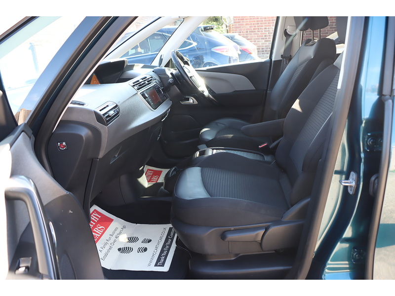 Citroen 1.2 PURETECH SENSE MPV 5DR PETROL EAT8 AUTO 7 SEATER SAT NAV BLUETOOTH DAB STEREO APPLE CARPLAY REAR CAMERA PARKING AIDS JUST 2 OWNERS 21000 MILES FSH 72-74 Mitcham Road