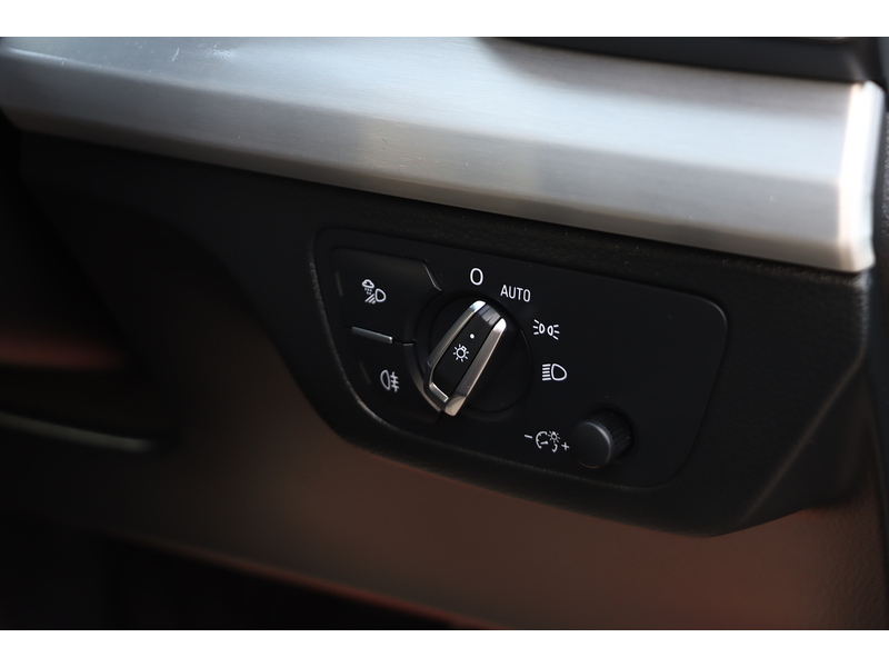 Audi 2.0 TFSIE 50 S LINE SUV 5DR PETROL PLUG-IN HYBRID S TRONIC QUATTRO AUTO HEATED SEATS SATNAV BLUETOOTH DAB STEREO APPLE CARPLAY 2 OWNERS FSH 7 SERVICES 72-74 Mitcham Road