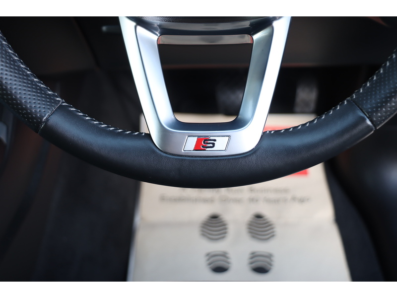 Audi 2.0 TFSIE 50 S LINE SUV 5DR PETROL PLUG-IN HYBRID S TRONIC QUATTRO AUTO HEATED SEATS SATNAV BLUETOOTH DAB STEREO APPLE CARPLAY 2 OWNERS FSH 7 SERVICES 72-74 Mitcham Road