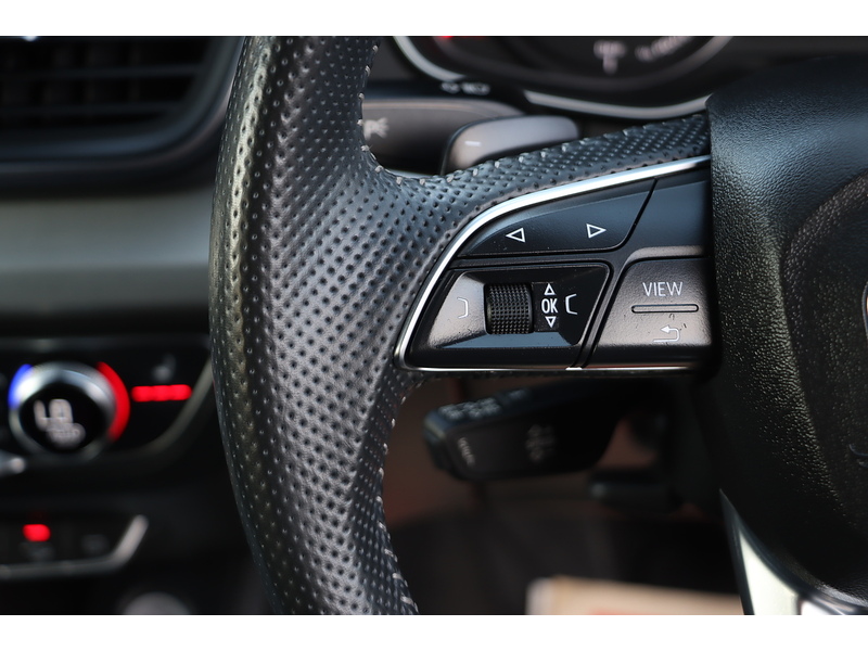 Audi 2.0 TFSIE 50 S LINE SUV 5DR PETROL PLUG-IN HYBRID S TRONIC QUATTRO AUTO HEATED SEATS SATNAV BLUETOOTH DAB STEREO APPLE CARPLAY 2 OWNERS FSH 7 SERVICES 72-74 Mitcham Road