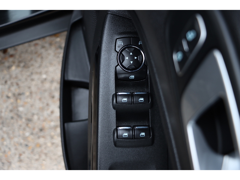 Ford 1.0T ECOBOOST GPF TITANIUM SUV 5DR PETROL MANUAL SAT NAV BLUETOOTH DAB STEREO PARKING AIDS JUST 1 OWNER FROM NEW ONLY 23000 MILES FSH NO ULEZ CHARGE 72-74 Mitcham Road