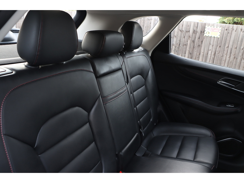 MG 1.5 T-GDI EXCITE SUV 5DR PETROL DCT AUTO SATNAV BLUETOOTH DAB STEREO APPLE CARPLAY REAR CAMERA PARKING AIDS JUST 1 OWNER FROM NEW ONLY 18000 MILES FSH 72-74 Mitcham Road