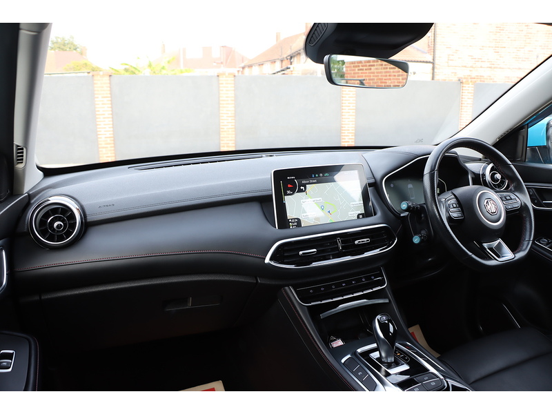 MG 1.5 T-GDI EXCITE SUV 5DR PETROL DCT AUTO SATNAV BLUETOOTH DAB STEREO APPLE CARPLAY REAR CAMERA PARKING AIDS JUST 1 OWNER FROM NEW ONLY 18000 MILES FSH 72-74 Mitcham Road