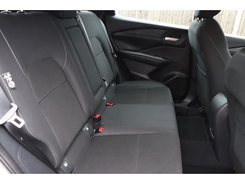 Nissan 1.3 DIG-T MHEV ACENTA PREMIUM SUV 5DR PETROL HYBRID MANUAL SATNAV BLUETOOTH APPLE CARPLAY REAR & 360 CAMERA PARKING AIDS 2 OWNERS ONLY 19000 MILES FSH 72-74 Mitcham Road