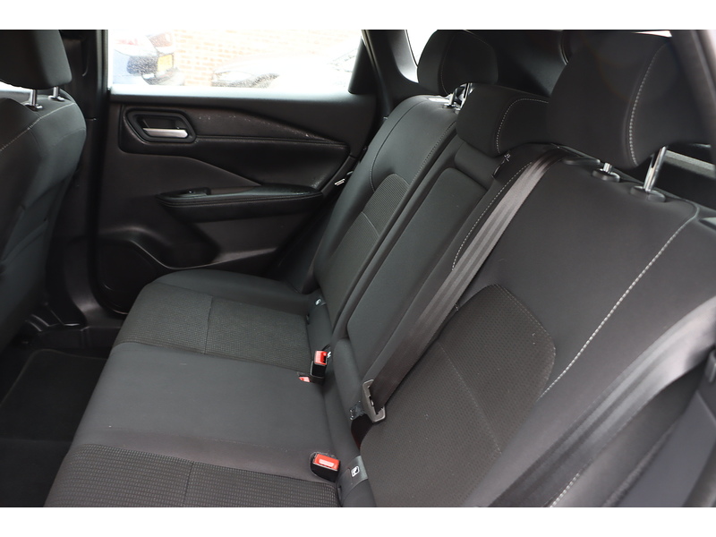 Nissan 1.3 DIG-T MHEV ACENTA PREMIUM SUV 5DR PETROL HYBRID MANUAL SATNAV BLUETOOTH APPLE CARPLAY REAR & 360 CAMERA PARKING AIDS 2 OWNERS ONLY 19000 MILES FSH 72-74 Mitcham Road