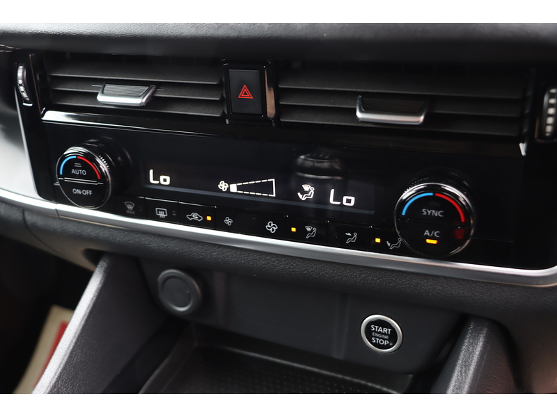 Nissan 1.3 DIG-T MHEV ACENTA PREMIUM SUV 5DR PETROL HYBRID MANUAL SATNAV BLUETOOTH APPLE CARPLAY REAR & 360 CAMERA PARKING AIDS 2 OWNERS ONLY 19000 MILES FSH 72-74 Mitcham Road