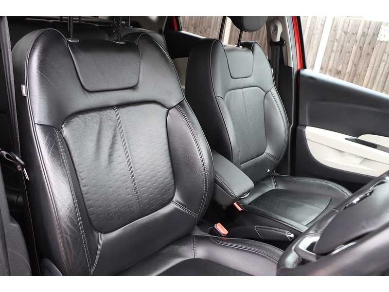 Renault 0.9 TCE ENERGY GT LINE SUV 5DR PETROL MANUAL HEATED SEATS SAT NAV BLUETOOTH DAB STEREO PARKING AIDS 2 OWNERS 28000 MILES FSH 5 SERVICES NO ULEZ CHARGE 72-74 Mitcham Road