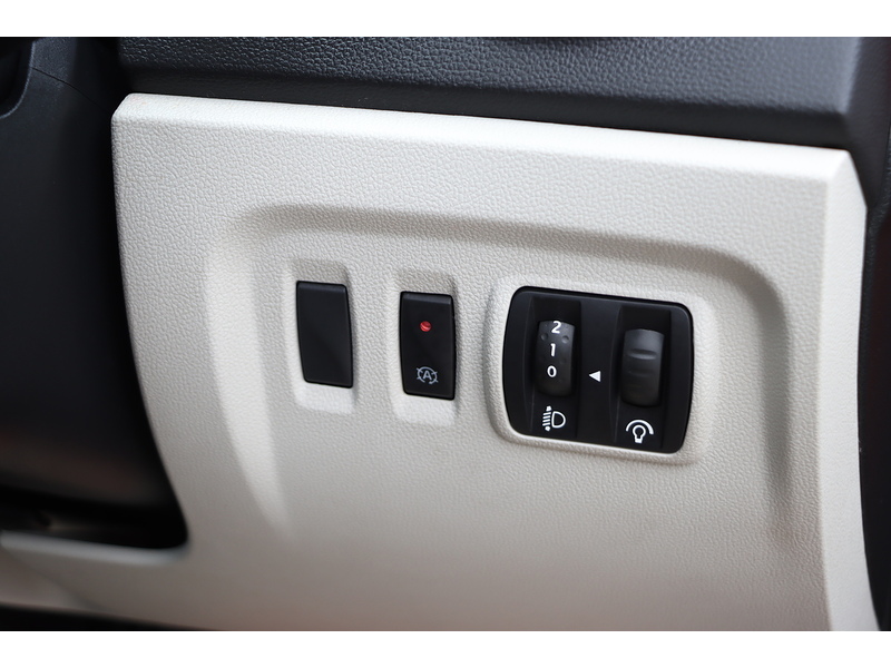 Renault 0.9 TCE ENERGY GT LINE SUV 5DR PETROL MANUAL HEATED SEATS SAT NAV BLUETOOTH DAB STEREO PARKING AIDS 2 OWNERS 28000 MILES FSH 5 SERVICES NO ULEZ CHARGE 72-74 Mitcham Road