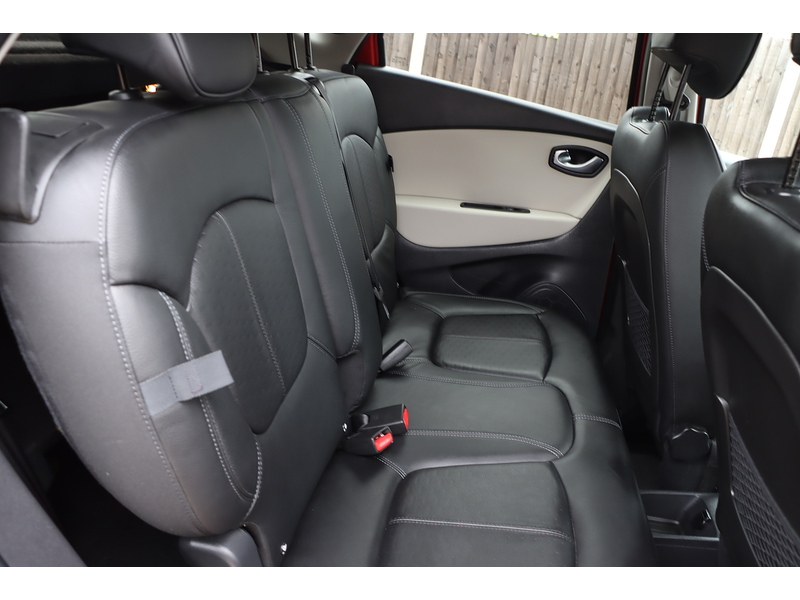 Renault 0.9 TCE ENERGY GT LINE SUV 5DR PETROL MANUAL HEATED SEATS SAT NAV BLUETOOTH DAB STEREO PARKING AIDS 2 OWNERS 28000 MILES FSH 5 SERVICES NO ULEZ CHARGE 72-74 Mitcham Road