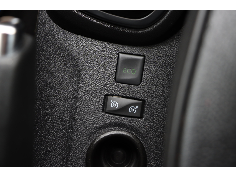 Renault 0.9 TCE ENERGY GT LINE SUV 5DR PETROL MANUAL HEATED SEATS SAT NAV BLUETOOTH DAB STEREO PARKING AIDS 2 OWNERS 28000 MILES FSH 5 SERVICES NO ULEZ CHARGE 72-74 Mitcham Road