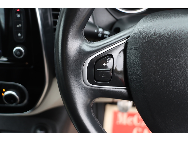 Renault 0.9 TCE ENERGY GT LINE SUV 5DR PETROL MANUAL HEATED SEATS SAT NAV BLUETOOTH DAB STEREO PARKING AIDS 2 OWNERS 28000 MILES FSH 5 SERVICES NO ULEZ CHARGE 72-74 Mitcham Road