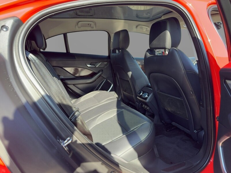 Jaguar 400 90KWH FIRST EDITION SUV 5DR ELECTRIC 4WD AUTO PAN ROOF HEATED SEATS SATNAV BLUETOOTH DAB RADIO REAR & 360 CAMERA PARKING AIDS ONLY 45000 MILES FSH 72-74 Mitcham Road